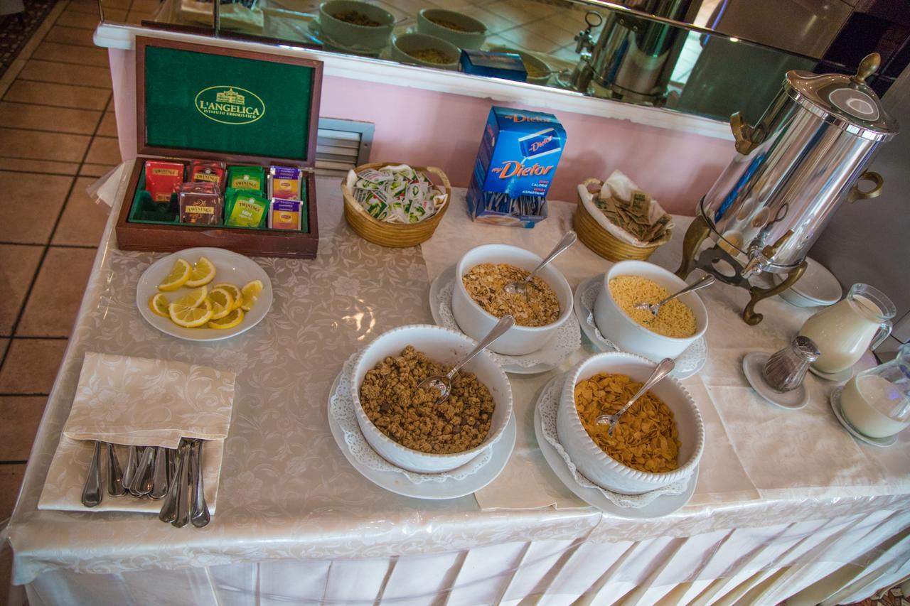 גיארדיני נאקסוס Assinos Palace Hotel מראה חיצוני תמונה