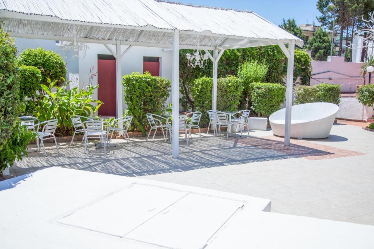 גיארדיני נאקסוס Assinos Palace Hotel מראה חיצוני תמונה