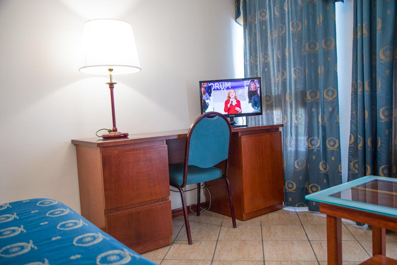 גיארדיני נאקסוס Assinos Palace Hotel מראה חיצוני תמונה